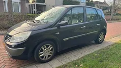 Zwart Gebruikt 2005 Renault Scénic II Luxe MPV | € 850 (Eerlijke prijs)