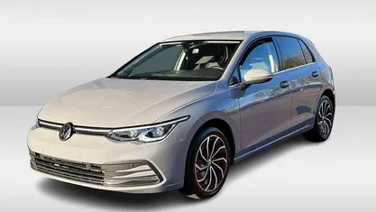 Occasion 2022 VW Golf VIII Style Hatchback | € 25.950 (Goede deal)