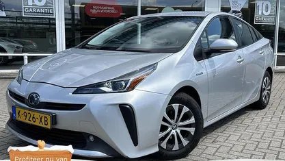 Grijs, metallic lak Gebruikt 2021 Toyota Prius Hatchback | € 24.799 (Eerlijke prijs)