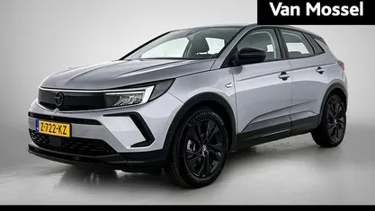 Grijs Occasion 2024 Opel Grandland X SUV | € 30.940 (Goede deal)