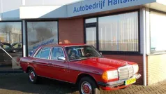 Rood Gebruikt 1983 Mercedes E230 Sedan | € 9.950