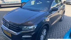 Bruin Gebruikt 2019 VW T-Roc Style SUV | € 23.945 (Goede deal)