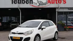 Wit Gebruikt 2014 Kia Rio Comfort Hatchback | € 4.895 (Eerlijke prijs)