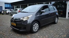 Grijs Gebruikt 2012 Toyota Verso-S Plus MPV | € 9.450 (Goede deal)