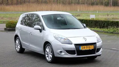 Gebruikt 2011 Renault Scénic III MPV | € 3.999 (Eerlijke prijs)