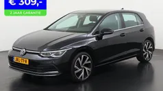 Zwart Gebruikt 2022 VW Golf VIII Style Hatchback | € 25.740 (Eerlijke prijs)