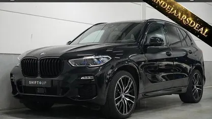 Zwart Gebruikt 2020 BMW X5 M Sport SUV | € 57.940 (Eerlijke prijs)