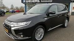 Zwart Gebruikt 2019 Mitsubishi Outlander Intense SUV | € 25.800 (Eerlijke prijs)