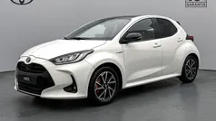 Wit Gebruikt 2021 Toyota Yaris Hybrid Executive Hatchback | € 23.900 (Eerlijke prijs)