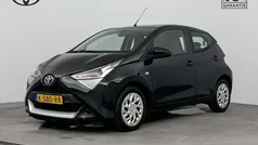 Zwart Gebruikt 2021 Toyota Aygo X-play Hatchback | € 15.745 (Eerlijke prijs)