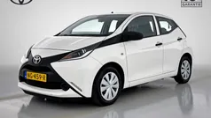 Wit Gebruikt 2017 Toyota Aygo Hatchback | € 6.950 (Eerlijke prijs)