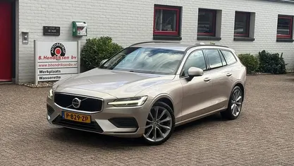 Occasion Volvo V60 163 PK (119 kW) 2022 Grijs Stationwagen