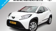 Gebruikt 2025 Toyota Aygo Play Hatchback | € 19.600 (Eerlijke prijs)