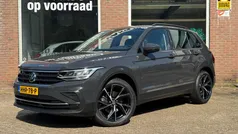 Grijs Gebruikt 2022 VW Tiguan Comfortline SUV | € 28.345 (Goede deal)