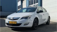 Wit Gebruikt 2010 Opel Astra Cosmo Hatchback | € 2.199 (Eerlijke prijs)
