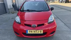 Rood Gebruikt 2009 Toyota Aygo Hatchback | € 2.450 (Eerlijke prijs)