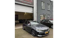 Grijs Gebruikt 2020 BMW 118 Executive Hatchback | € 19.950 (Eerlijke prijs)