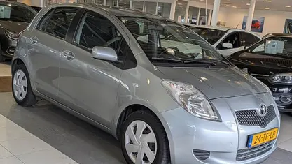 Occasion Toyota Yaris Sol 89 PK (65 kW) 2006 Grijs Hatchback
