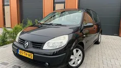 Zwart Gebruikt 2006 Renault Scénic II Expression MPV | € 1.599 (Eerlijke prijs)