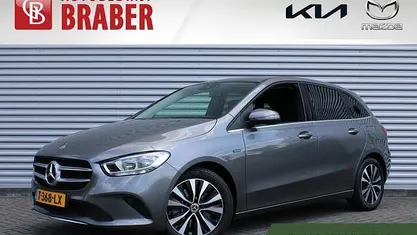 Grijs Occasion 2021 Mercedes B250 MPV | € 30.950 (Eerlijke prijs)