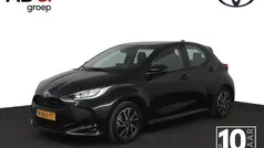 Zwart Gebruikt 2022 Toyota Yaris Hatchback | € 22.450 (Eerlijke prijs)
