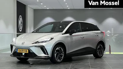 Occasion MG MG4 EV Luxury 150 kW (204 PK) 2023 Grijs Hatchback