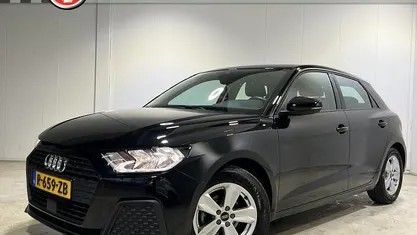 Zwart (metallic) Occasion 2023 Audi A1 Sportback Proline Hatchback | € 19.940 (Goede deal)
