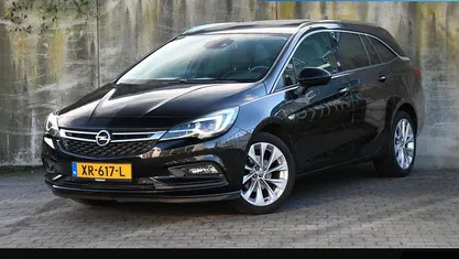 Zwart Gebruikt 2019 Opel Astra Innovation Stationwagen | € 14.995 (Eerlijke prijs)