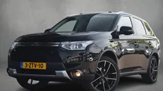 Zwart Gebruikt 2015 Mitsubishi Outlander P-HEV Instyle SUV | € 10.950 (Goede deal)