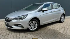 Grijs Gebruikt 2017 Opel Astra Business Hatchback | € 10.735 (Goede deal)