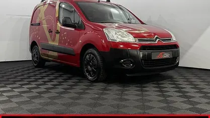 Rood (metallic) Gebruikt 2012 Citroën Berlingo MPV | € 2.950 (Eerlijke prijs)