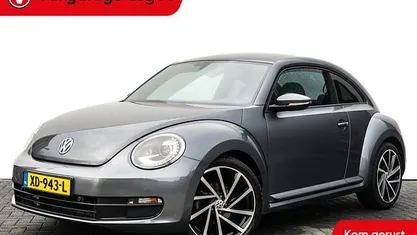 Grijs (metallic) Gebruikt 2015 VW Beetle Design Hatchback | € 15.940 (Eerlijke prijs)
