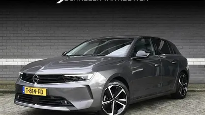 Grijs Gebruikt 2023 Opel Astra Elegance Hatchback | € 22.885 (Eerlijke prijs)