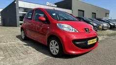 Rood Gebruikt 2009 Peugeot 107 Hatchback | € 2.600 (Goede deal)