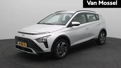 Occasion Hyundai Bayon Comfort 101 PK (74 kW) 2022 Sleek silver metallic (licht grijs) SUV