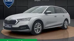 Zilver, metallic lak Gebruikt 2022 Skoda Octavia Ambition Stationwagen | € 24.950 (Eerlijke prijs)
