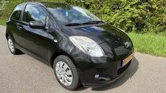 Zwart Gebruikt 2007 Toyota Yaris Hatchback | € 2.100 (Eerlijke prijs)