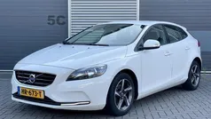 Wit Gebruikt 2015 Volvo V40 Momentum Stationwagen | € 4.950 (Eerlijke prijs)
