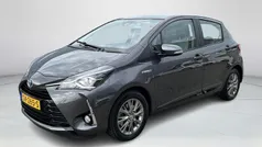 Grijs Gebruikt 2018 Toyota Yaris Hybrid Design Hatchback | € 15.900 (Eerlijke prijs)
