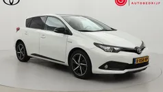 Wit Gebruikt 2017 Toyota Auris Hybrid Edition Hatchback | € 16.499 (Eerlijke prijs)
