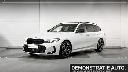 Alpineweiss (licht wit) Gebruikt 2024 BMW 318 M Sport Stationwagen | € 39.899 (Eerlijke prijs)