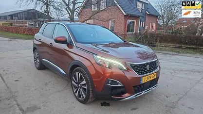 Bruin Gebruikt 2020 Peugeot 3008 Premium SUV | € 15.950 (Eerlijke prijs)