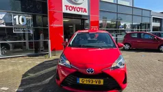 Rood Gebruikt 2019 Toyota Yaris Hybrid Active Hatchback | € 16.599 (Eerlijke prijs)