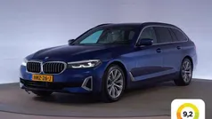 Blauw, metallic lak Gebruikt 2020 BMW 518 Executive Stationwagen | € 29.909 (Eerlijke prijs)