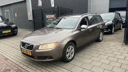 Grijs Occasion 2009 Volvo V70 Kinetic Stationwagen | € 3.499 (Super prijs)