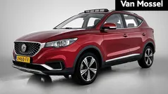 Rood Gebruikt 2020 MG ZS Luxury Sedan | € 14.495 (Eerlijke prijs)
