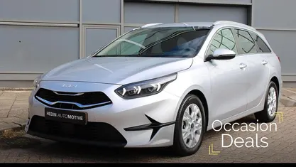 Grijs Occasion 2024 Kia Ceed Hatchback | € 23.945 (Eerlijke prijs)