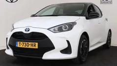Wit Gebruikt 2022 Toyota Yaris Active Hatchback | € 20.945 (Eerlijke prijs)