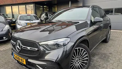 Grijs Gebruikt 2023 Mercedes GLC200 AMG SUV | € 54.995 (Goede deal)