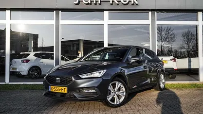 Grijs Occasion 2020 Seat Leon FR Hatchback | € 19.400 (Eerlijke prijs)